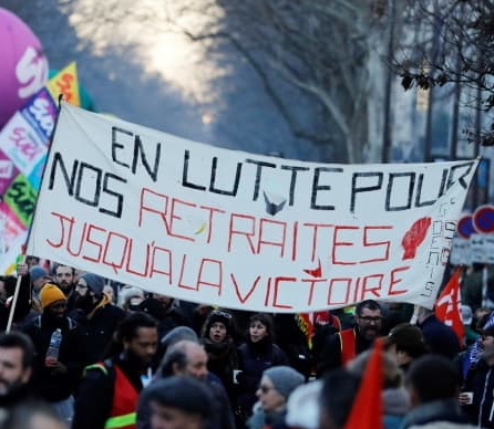 Manifestation-pour-la-defense-du-systeme-de-retraites-a-Paris-le-6-fevrier-2020-1554491 Astro-Politique : 19/01/2023 E. Macron – E. Borne